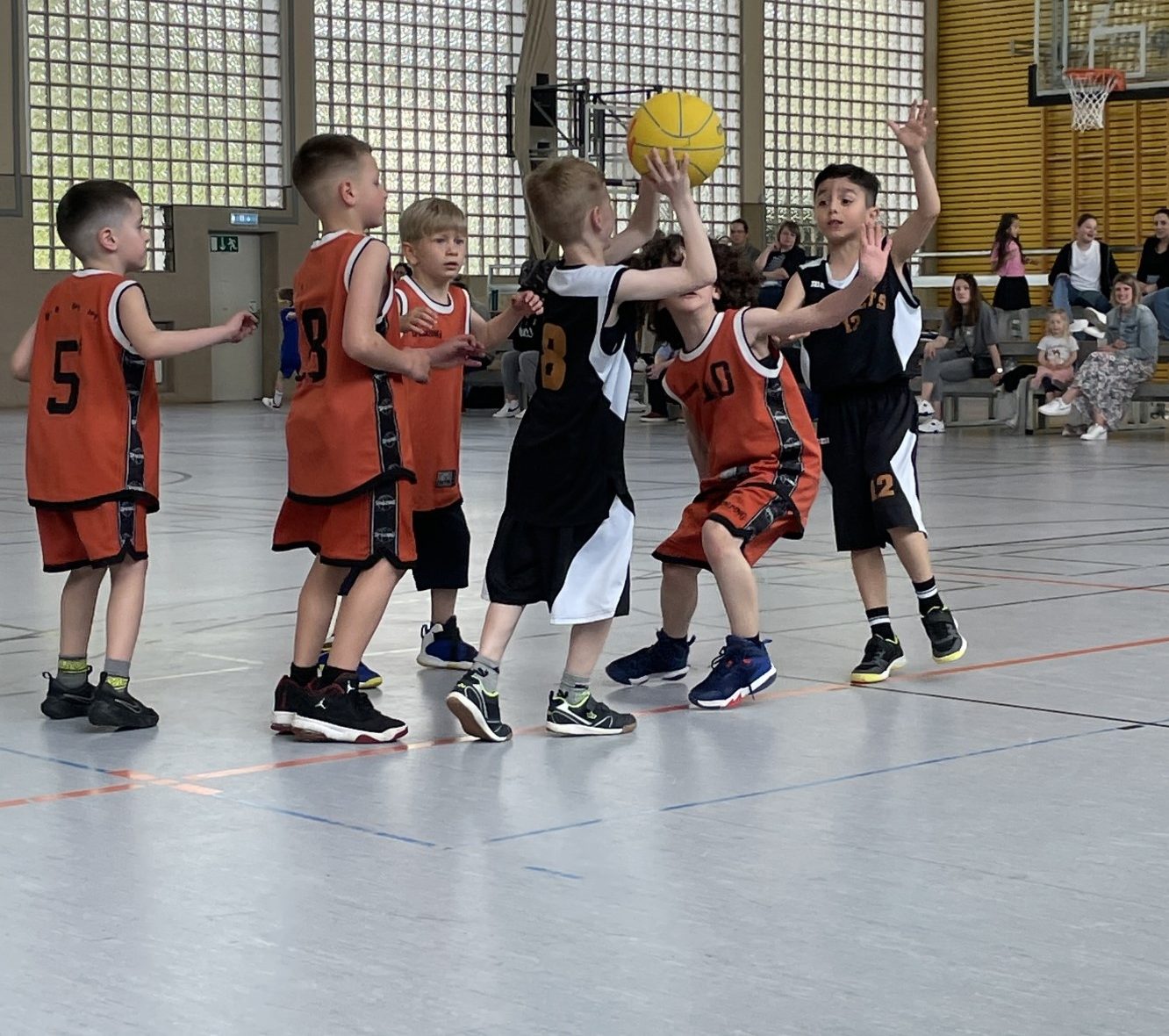 Acht Teams beim Mini-Mai-Turnier 2024